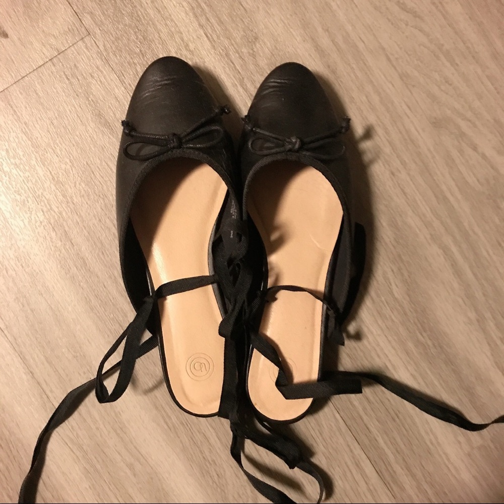Urban Outfitters Black tied flats